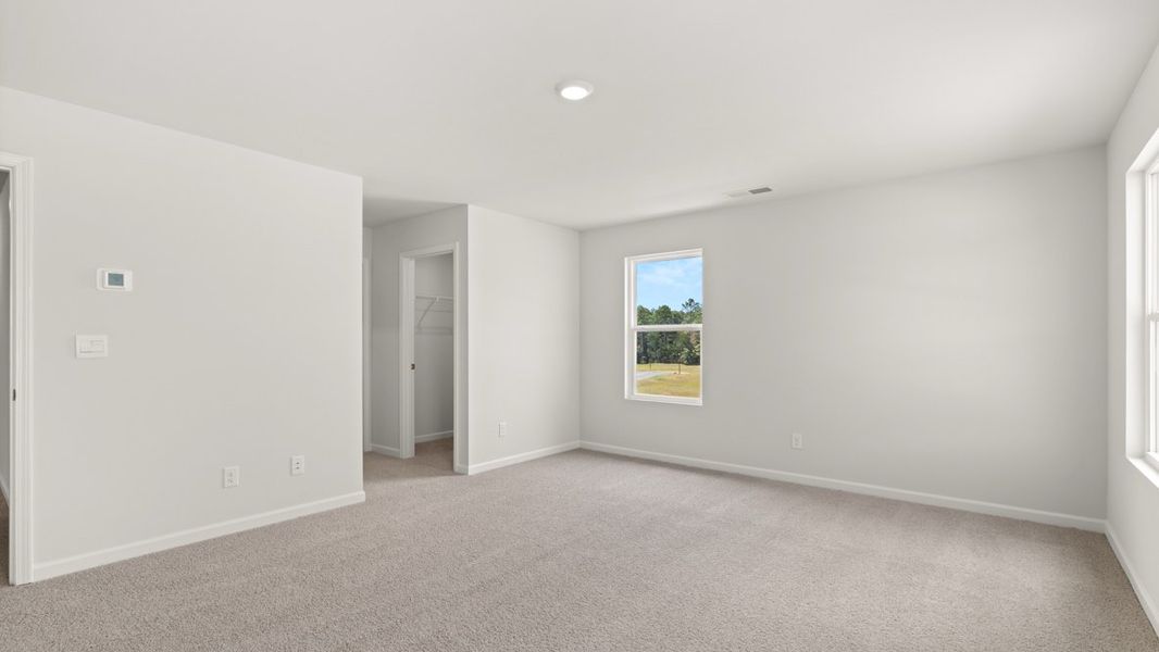 Representative unfurnished interior of a home built from the Green by D.R. Horton in Fairway 17 at Mirror Lake, Villa Rica (Image 39).