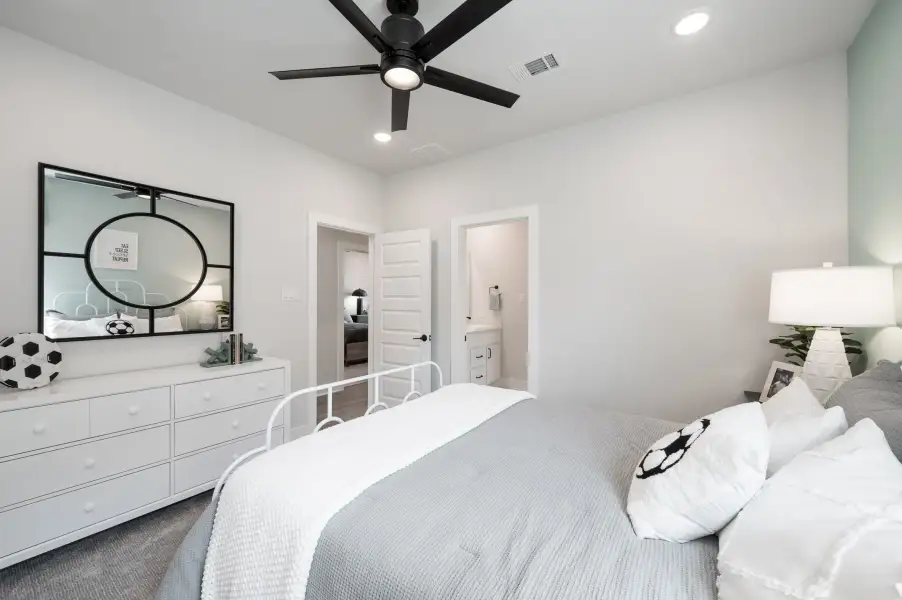 Furnished interior view inside a new home in Sienna 60’, Missouri City (Image 51). Furnished interior view inside a new home in Sienna 60’, Missouri City (Image 51).
