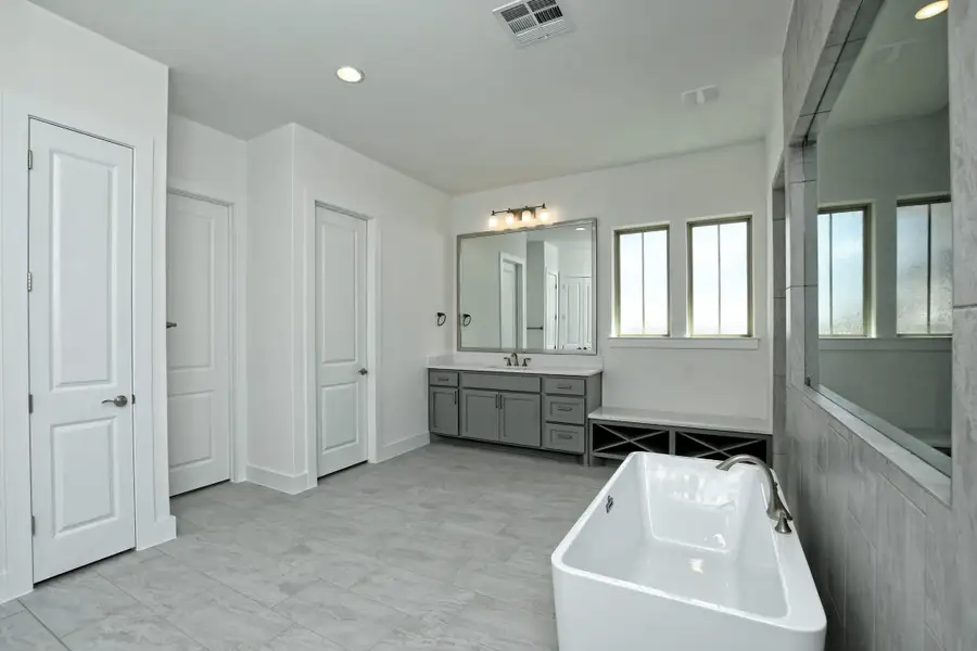 Representative furnished interior of a home built from the Siena III by Giddens Homes in Clearwater Ranch, Liberty Hill (Image 178).