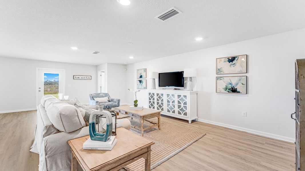 Furnished interior view inside a new home in Morningside, Panama City (Image 16).