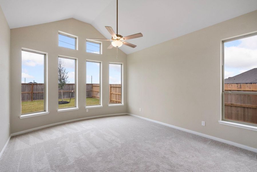 Spacious, unfurnished interior of a new home in Valencia, Manvel (Image 16).