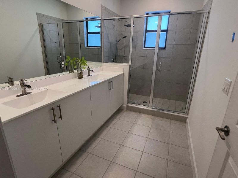 Furnished interior view inside a new home in , Pembroke Pines (Image 4).