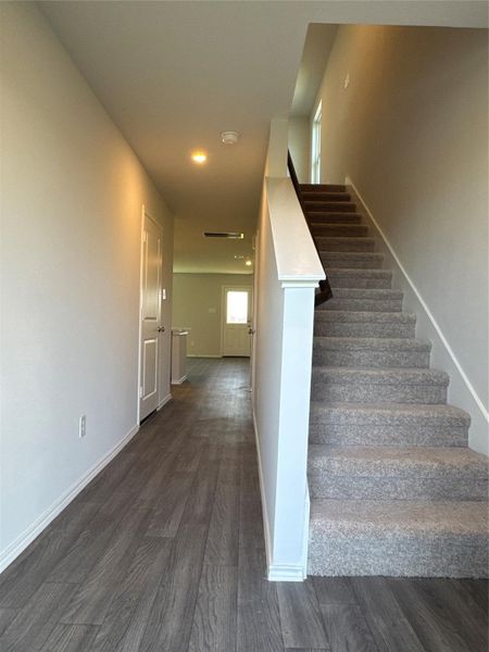 Spacious, unfurnished interior of a new home in Santa Fe, Cleveland (Image 11).
