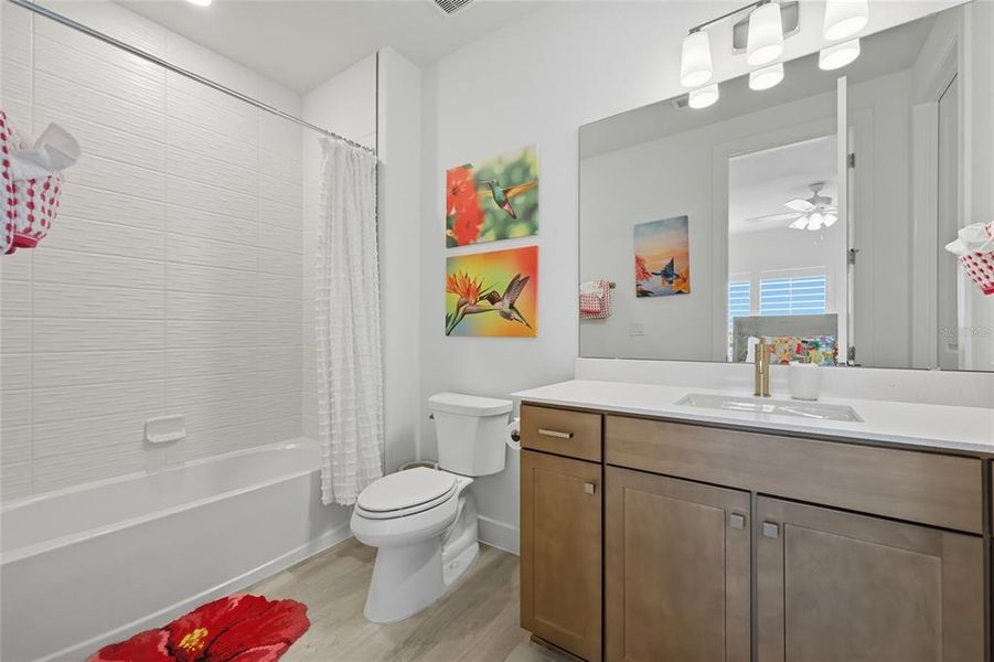 Furnished interior view inside a new home in , Orlando (Image 48).