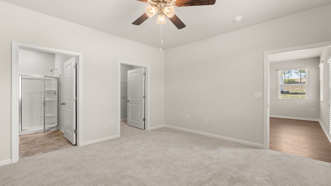 Spacious, unfurnished interior of a new home in Byrd Village, Graniteville (Image 16).