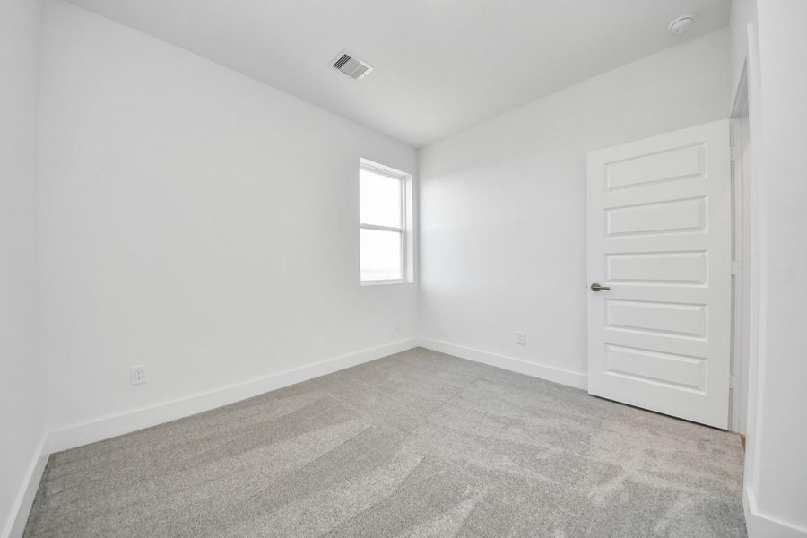 Spacious, unfurnished interior of a new home in Piccolina, Houston (Image 37).