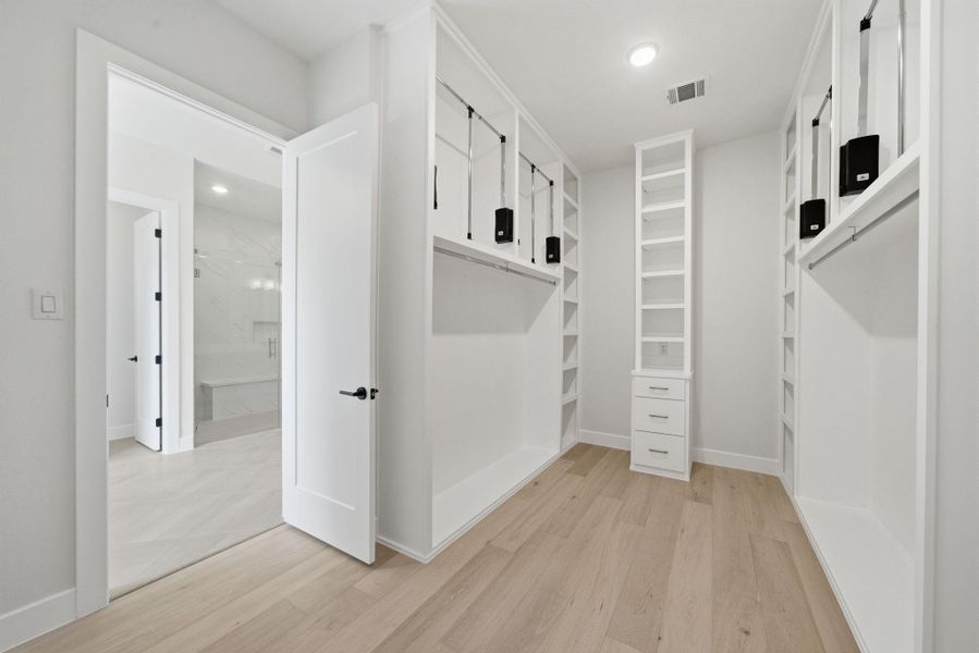 Spacious, unfurnished interior of a new home in , Montgomery (Image 35).