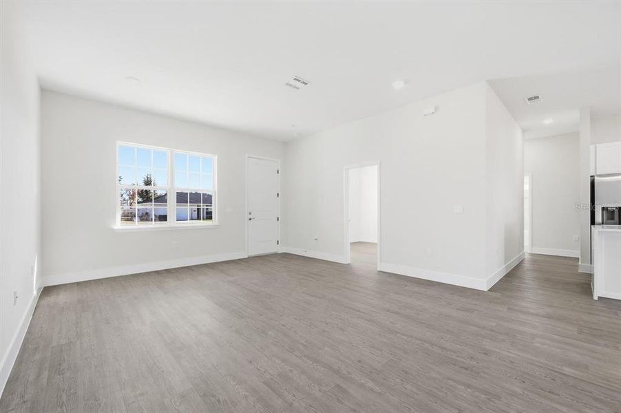 Spacious, unfurnished interior of a new home in , Ocala (Image 20).