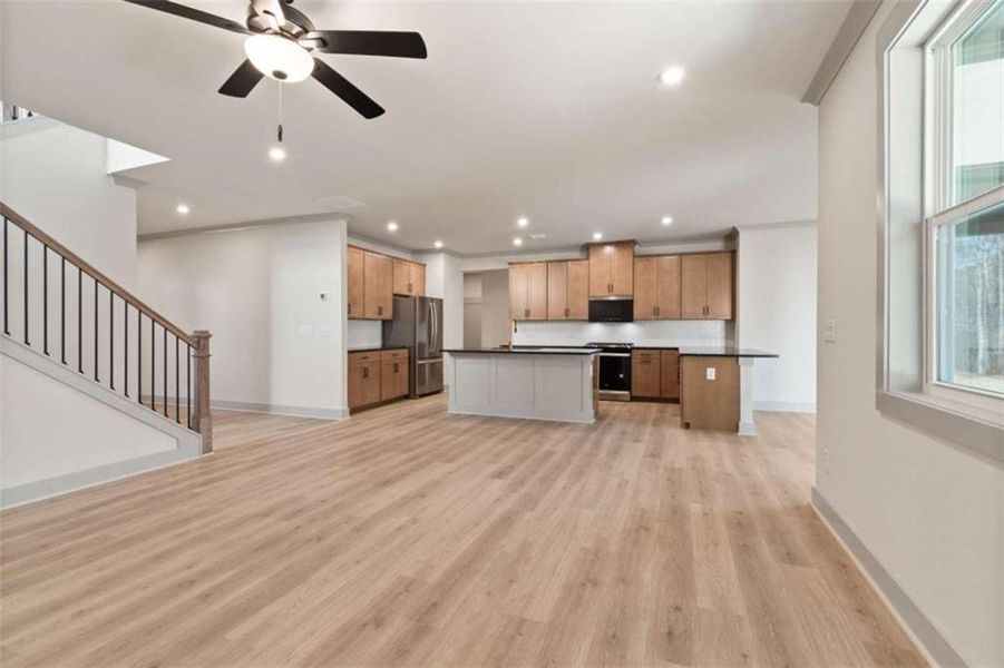 Spacious, unfurnished interior of a new home in Cambridge at Steels Bridge, Canton (Image 21).