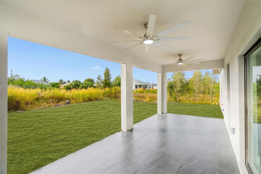 Exterior details and patio area of a home in , Lehigh Acres (Image 4).