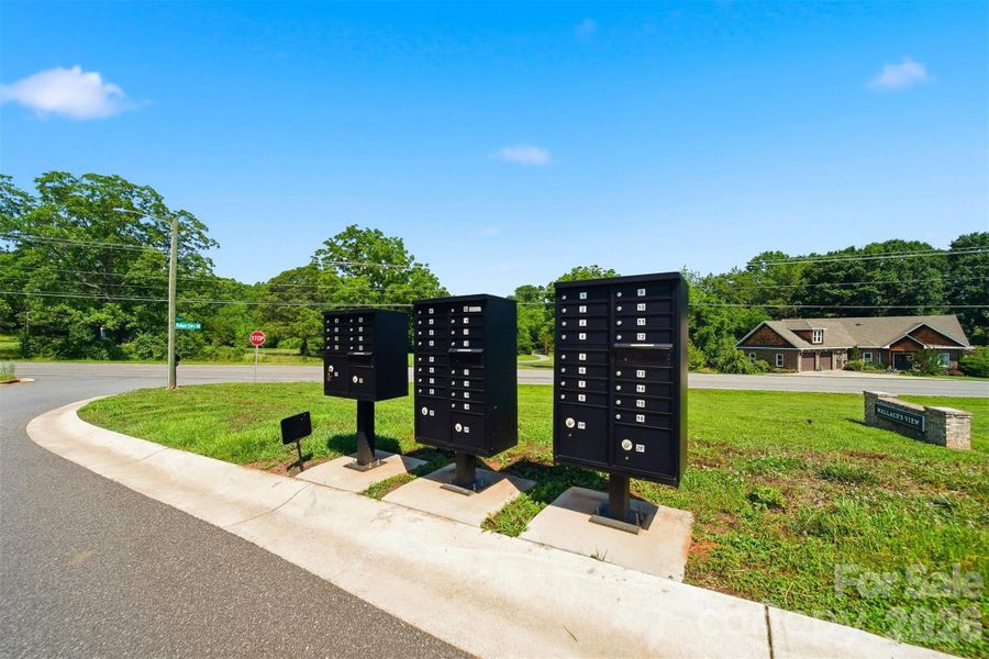 Community amenities in , Hickory (Image 38). Community amenities in , Hickory (Image 38).