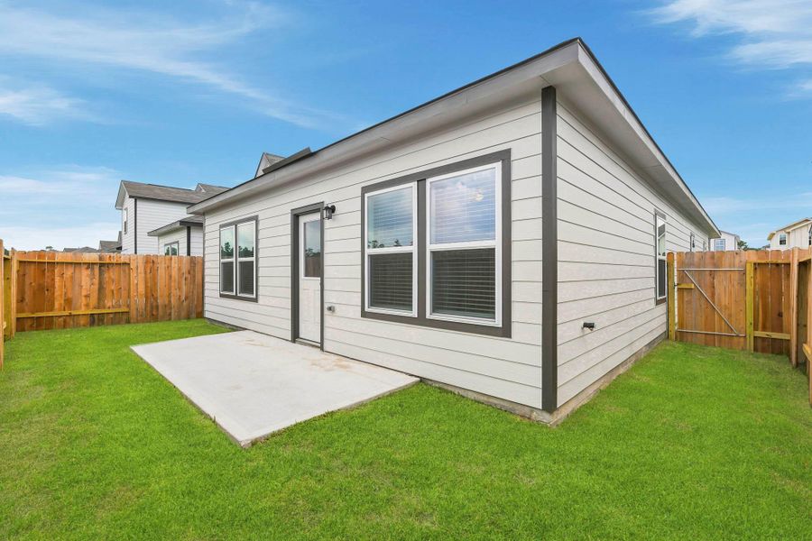 Exterior details and patio area of a home in Northpark South, Porter (Image 4).
