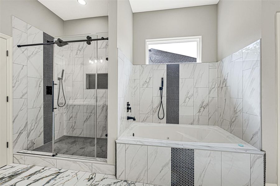 Walk-in shower and jetted tub is perfect to end your the stress. Walk-in shower and jetted tub is perfect to end your the stress.