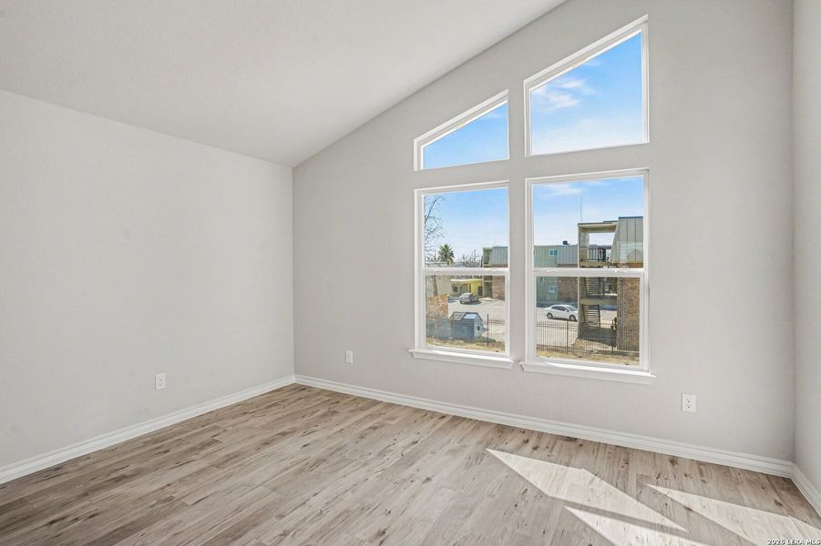 Spacious, unfurnished interior of a new home in , San Antonio (Image 25).