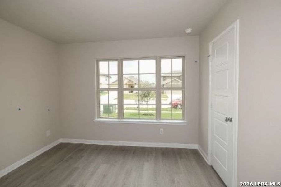 Spacious, unfurnished interior of a new home in Greenfield, Seguin (Image 10).