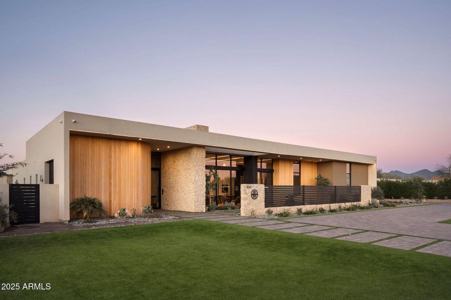 7034 E Paradise Dr 7034 E Paradise Dr