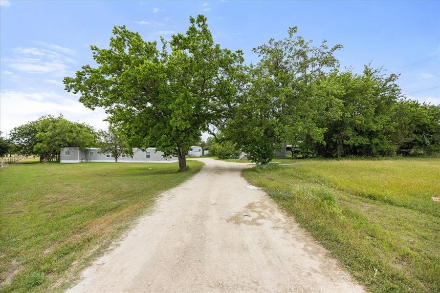 Natural landscape and outdoor views near in Glen Rose (Image 13). Natural landscape and outdoor views near in Glen Rose (Image 13).