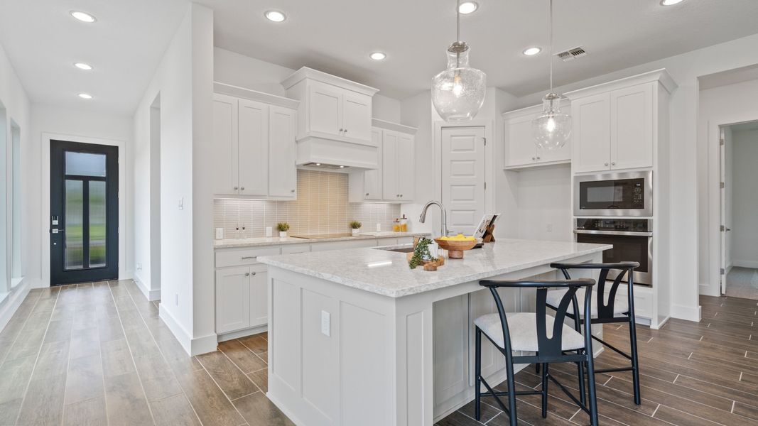 Representative furnished interior of a home built from the 2262F by Perry Homes in Mandarin Grove, Palmetto (Image 5).