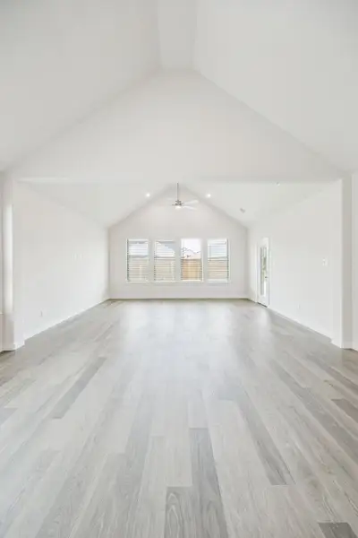 Spacious, unfurnished interior of a new home in Ventana, Fort Worth (Image 25).