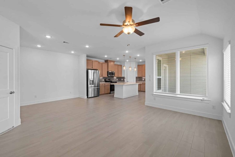 Spacious, unfurnished interior of a new home in Meridiana, Manvel (Image 20). Spacious, unfurnished interior of a new home in Meridiana, Manvel (Image 20).