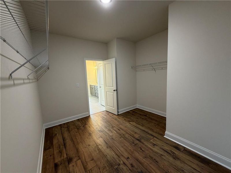 Spacious, unfurnished interior of a new home in , Jefferson (Image 31).