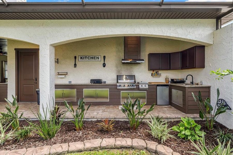 Exterior details and patio area of a home in , Ocala (Image 35).
