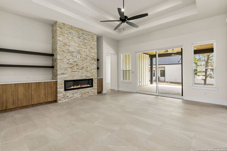 Spacious, unfurnished interior of a new home in , Wimberley (Image 7).