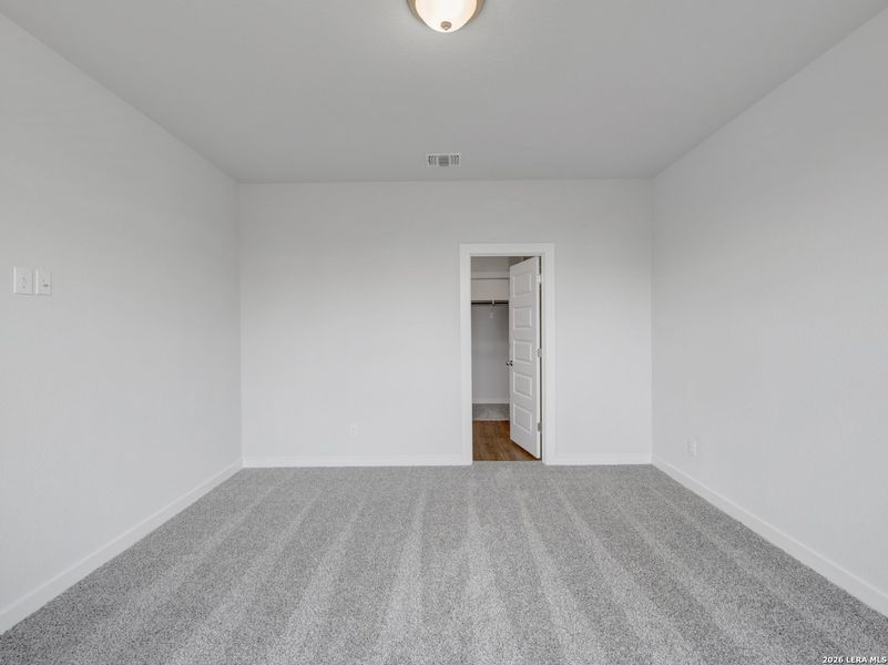 Spacious, unfurnished interior of a new home in Fairway Crossing, San Antonio (Image 17).