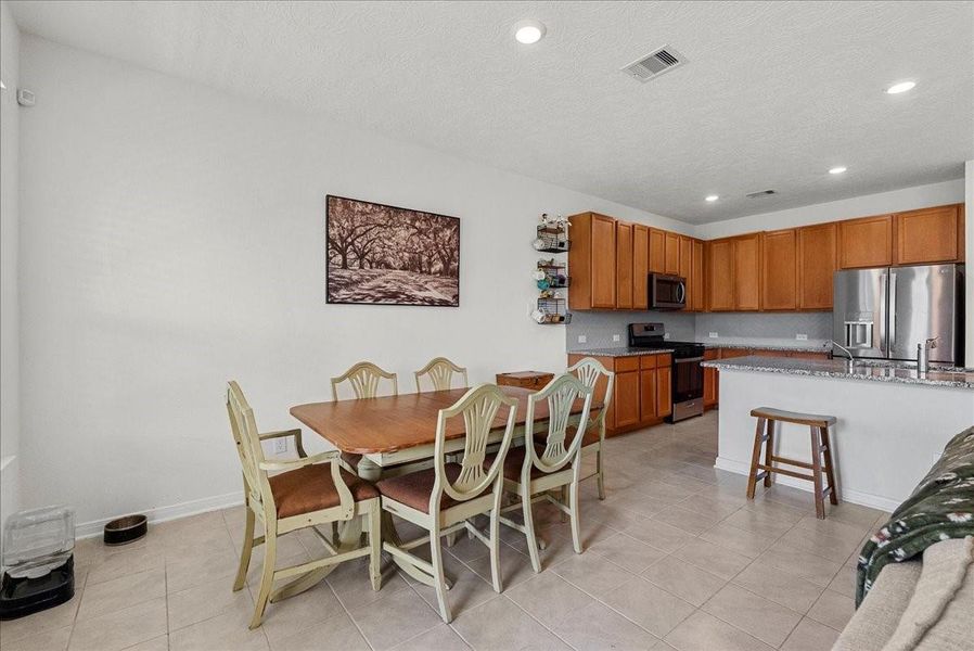 Furnished interior view inside a new home in , Alvin (Image 11).