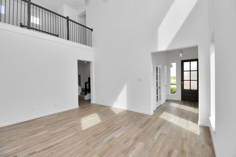 Spacious, unfurnished interior of a new home in Elyson, Katy (Image 26).