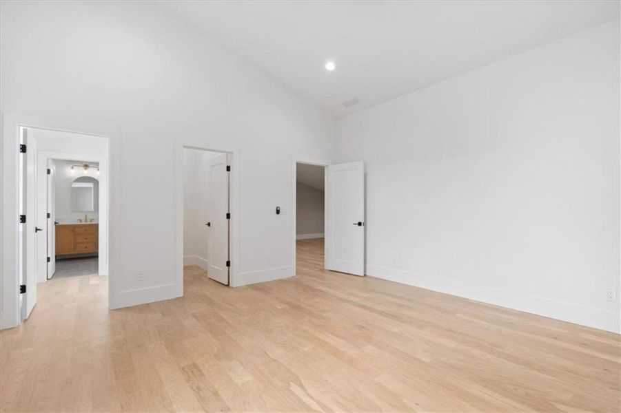 Spacious, unfurnished interior of a new home in , Bremen (Image 49).