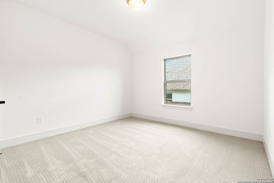 Spacious, unfurnished interior of a new home in Ventana - 70', Bulverde (Image 31).