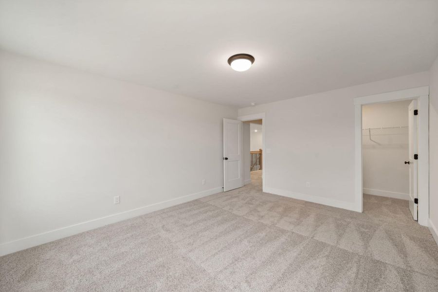 Spacious, unfurnished interior of a new home in Wexford, Elon (Image 46).