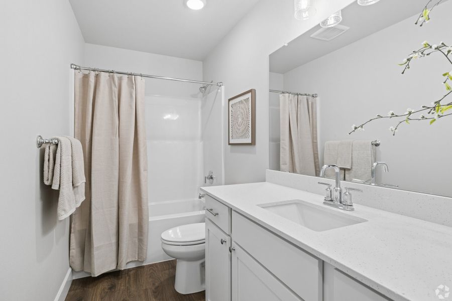 Furnished interior view inside a new home in IronHorse, Prineville (Image 13).