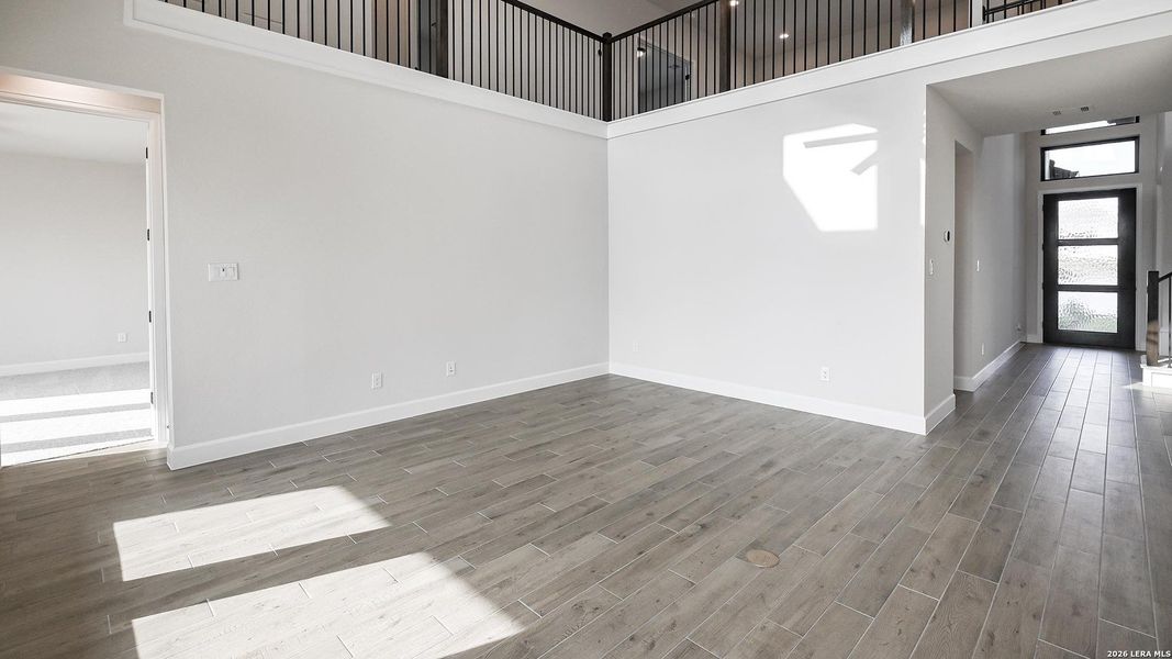 Spacious, unfurnished interior of a new home in Cibolo Valley Heights, Cibolo (Image 13).