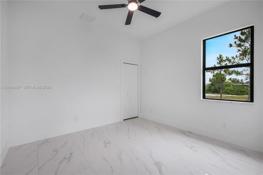 Spacious, unfurnished interior of a new home in , Lehigh Acres (Image 18).