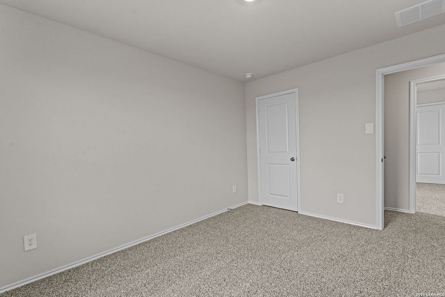 Spacious, unfurnished interior of a new home in Swenson Heights, Seguin (Image 32).