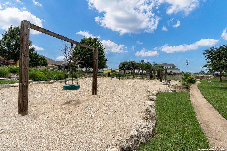 Community amenities in The Crossvine – Garden Homes, Schertz (Image 28).