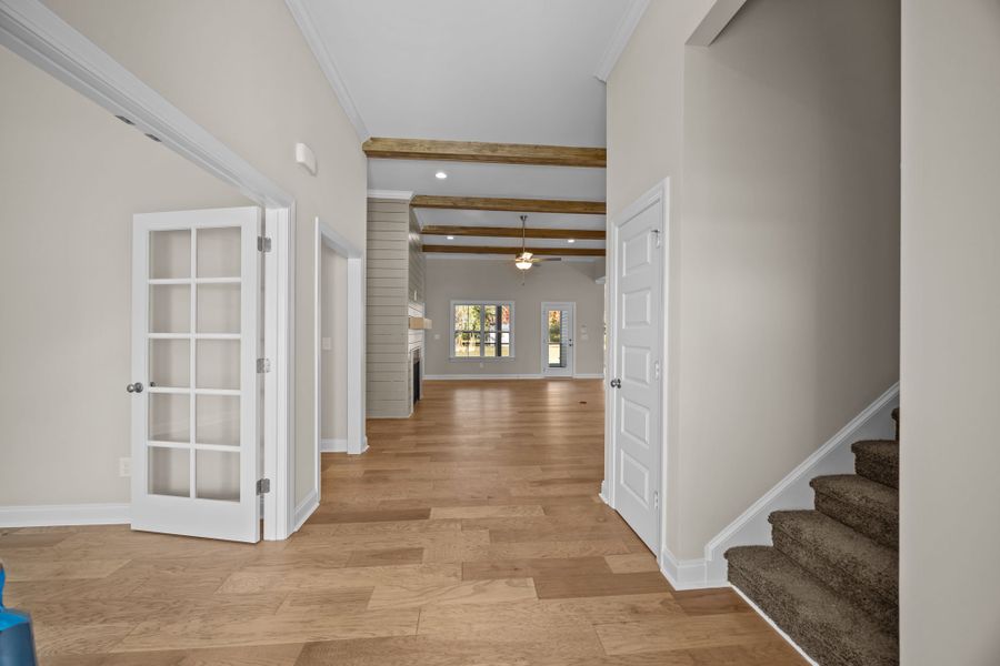 Spacious, unfurnished interior of a new home in Kennedy's Crossing, Grimesland (Image 16).