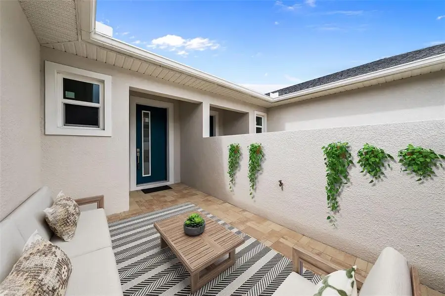 Exterior details and patio area of a home in , Tarpon Springs (Image 4).
