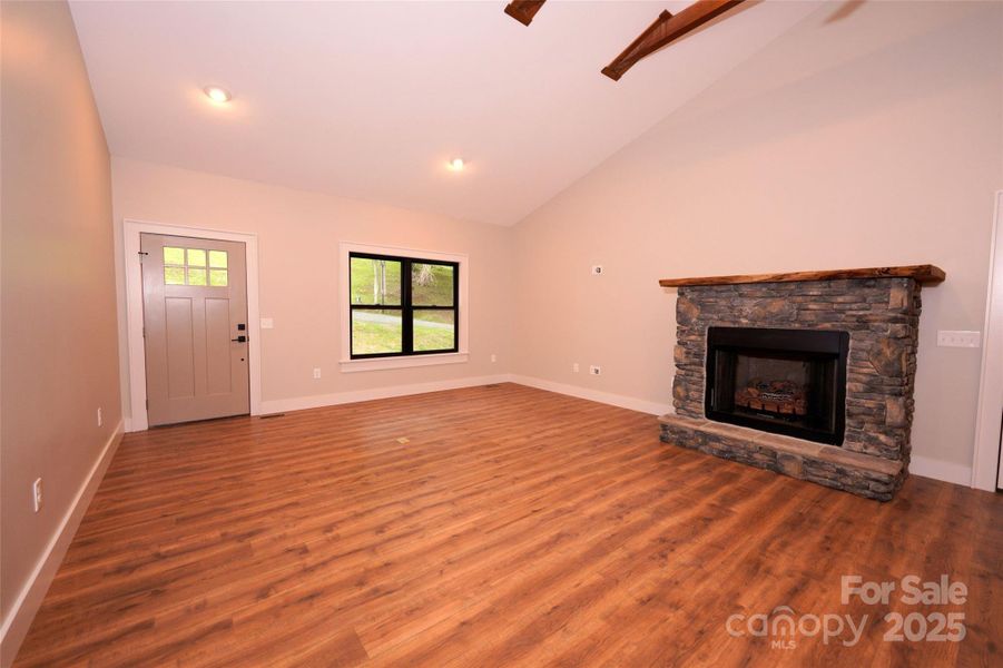 Spacious, unfurnished interior of a new home in , Maggie Valley (Image 14).