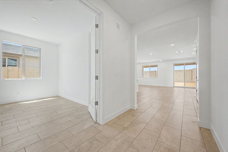Spacious, unfurnished interior of a new home in Windstone Ranch North, Surprise (Image 7).