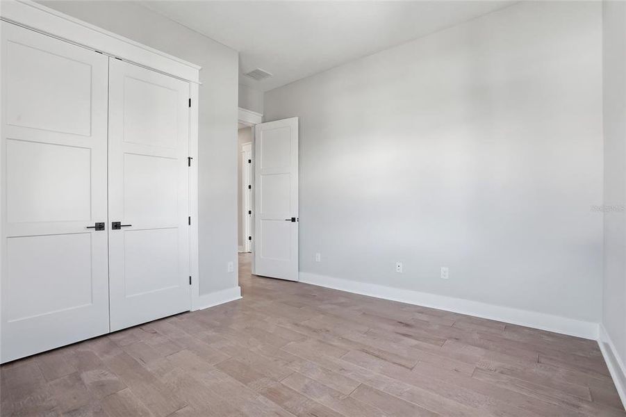 Spacious, unfurnished interior of a new home in , St. Petersburg (Image 43).