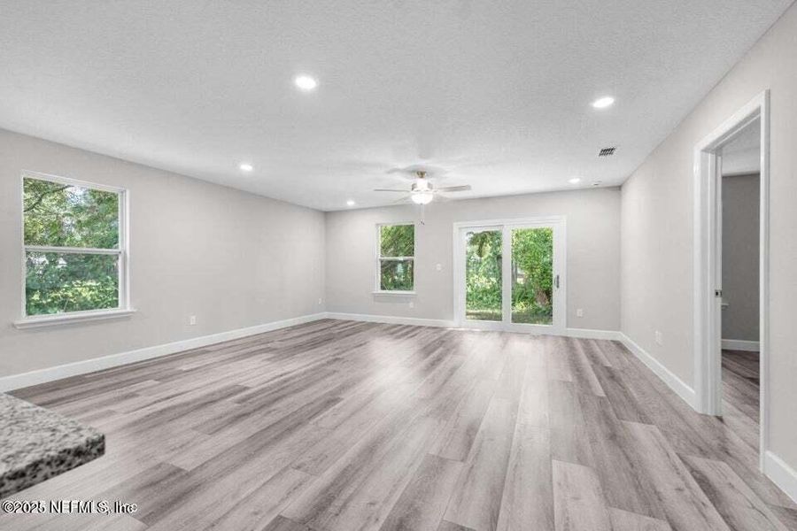 Spacious, unfurnished interior of a new home in , Jacksonville (Image 12).