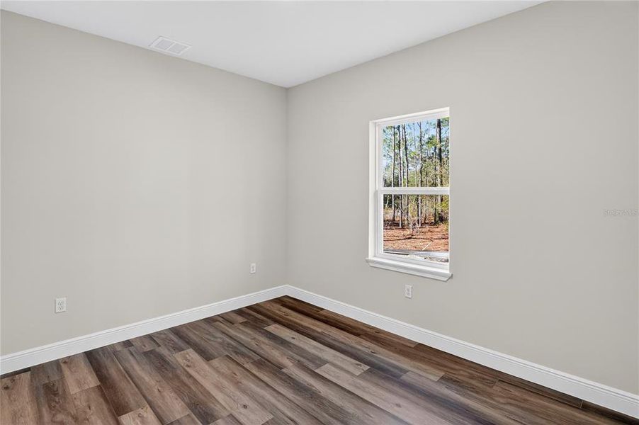 Spacious, unfurnished interior of a new home in , Citrus Springs (Image 12).