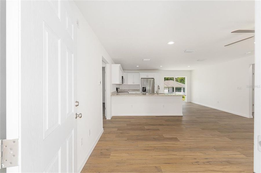 Spacious, unfurnished interior of a new home in , Silver Springs (Image 12).