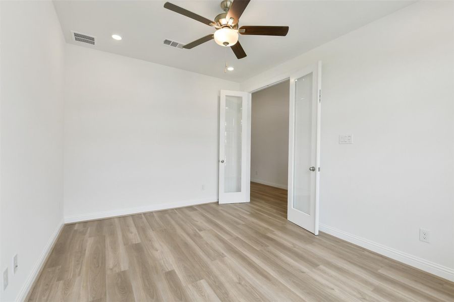 Spacious, unfurnished interior of a new home in , Conroe (Image 29).