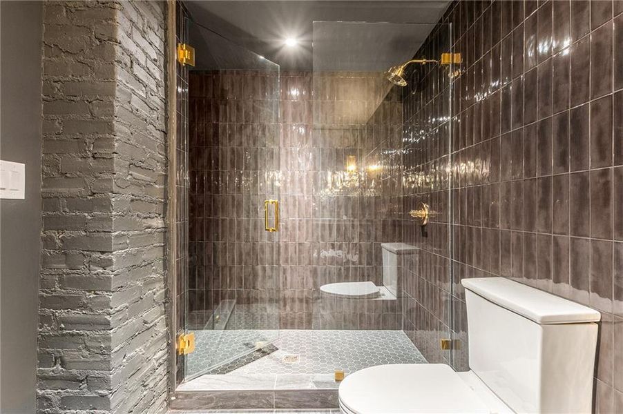 Furnished interior view inside a new home in , Atlanta (Image 40).