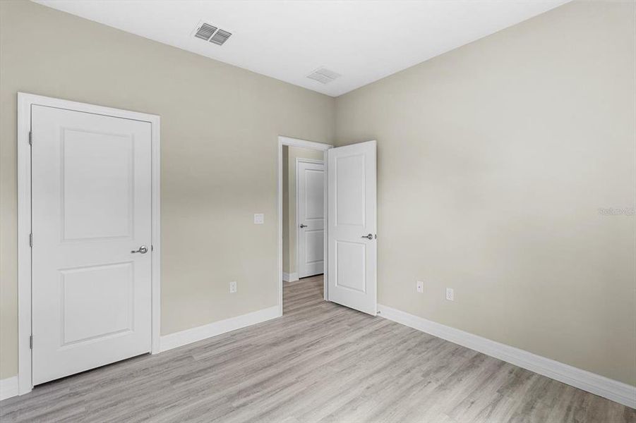 Spacious, unfurnished interior of a new home in , Ocala (Image 29).