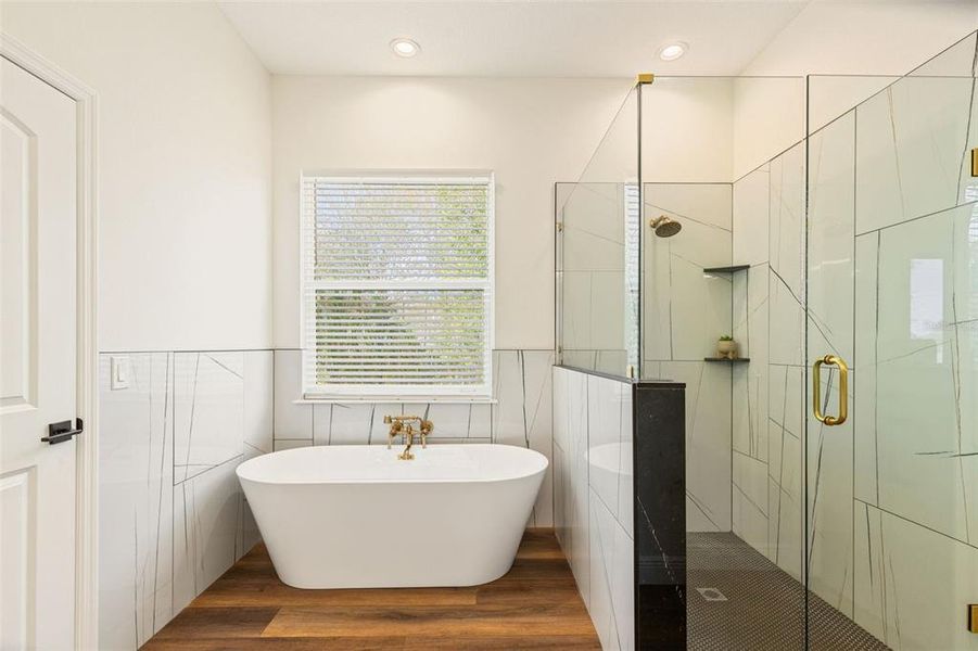 Furnished interior view inside a new home in , Plant City (Image 12).